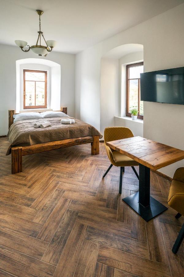 Penzion Fara Pod Milesovkou Velemin Exterior foto